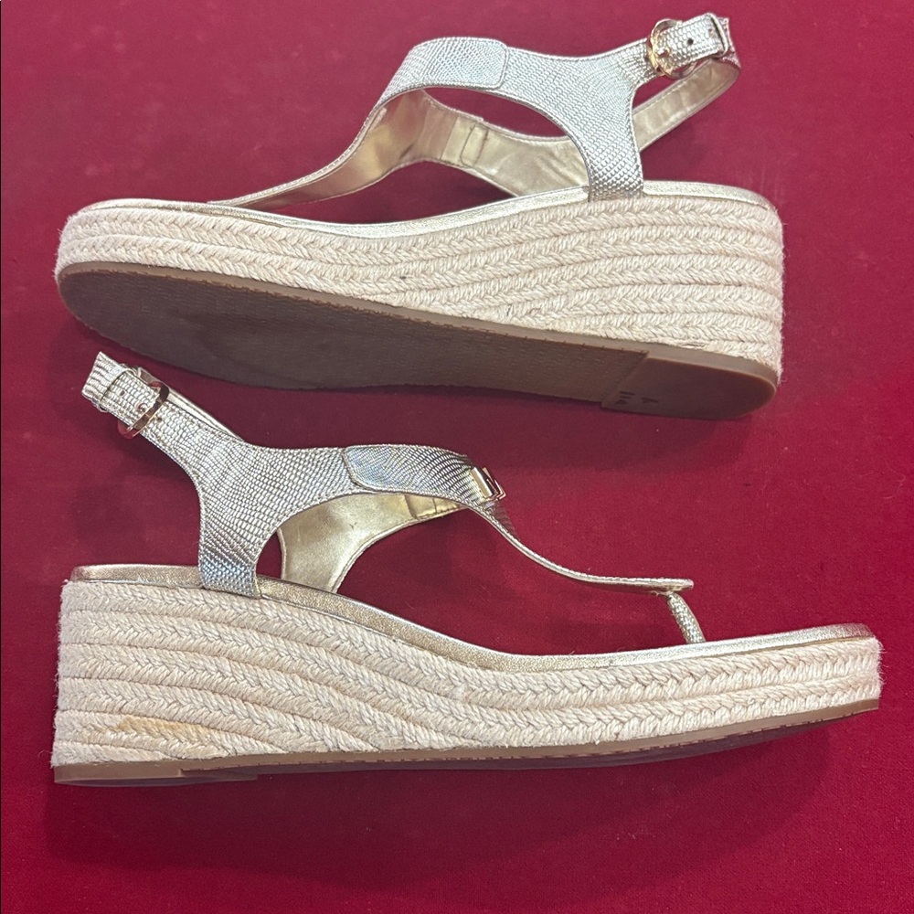 Michael Kors Metallic gold Sandals - Picture 8 of 10
